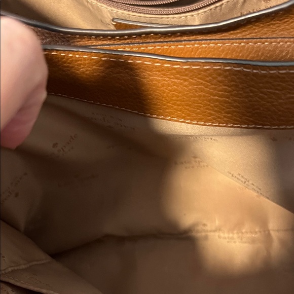 Kate Spade Tan Leather Shoulder Bag with three compartments. - Picture 5 of 12